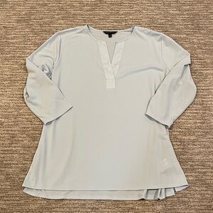 Banana Republic women’s Light Blue 3/4 Sleeve Shirt size XL